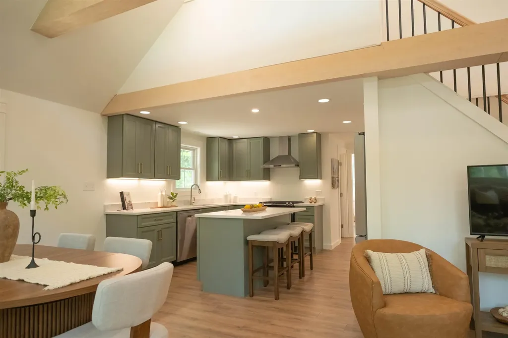 10 Glen Drive Barnstead NH 03225