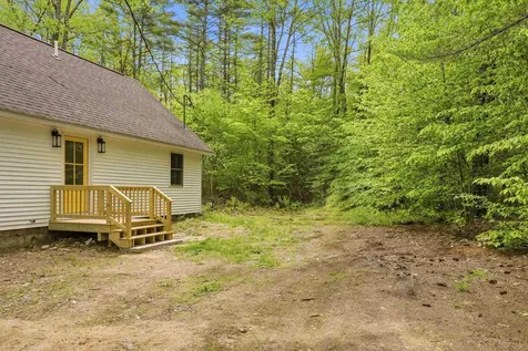 10 Glen Drive Barnstead NH 03225