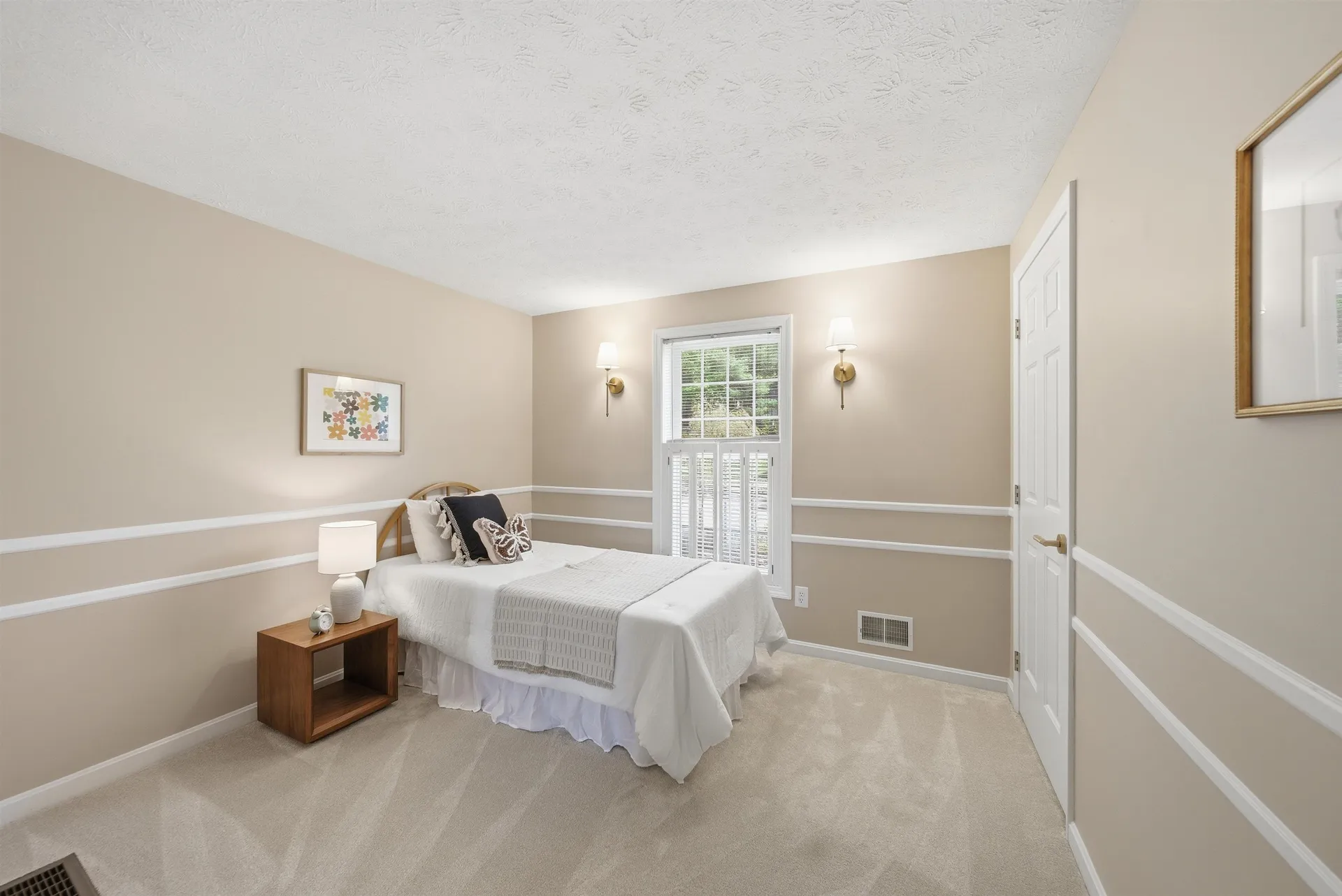 28 Rosegate Farm Drive Manchester NH 03109