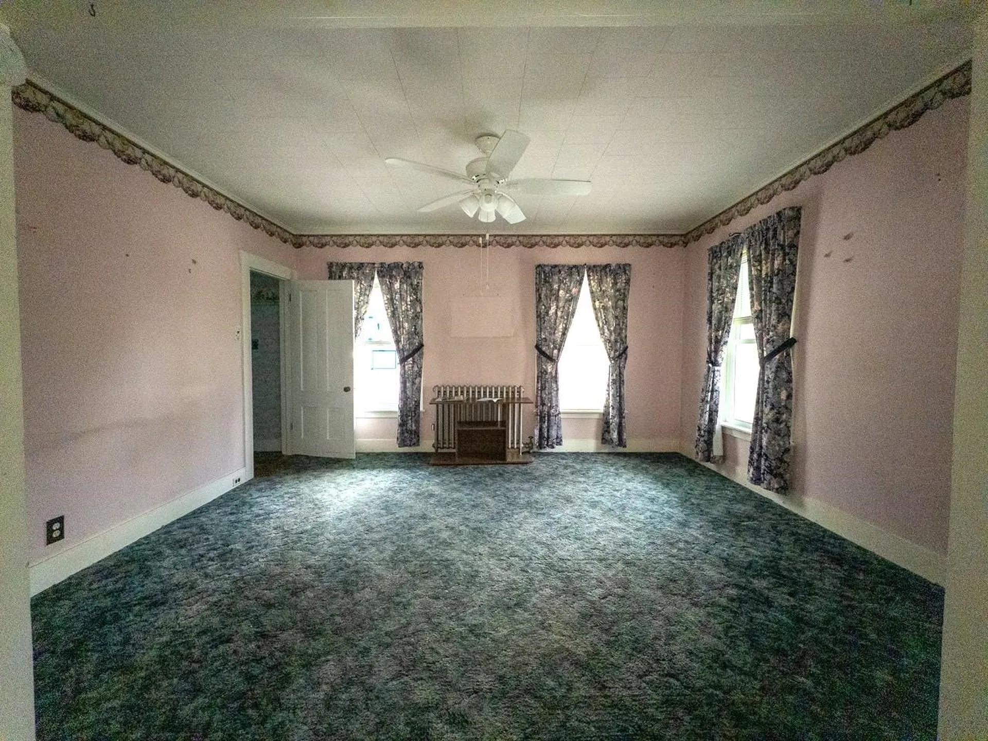 131 Grove Street Littleton NH 03561