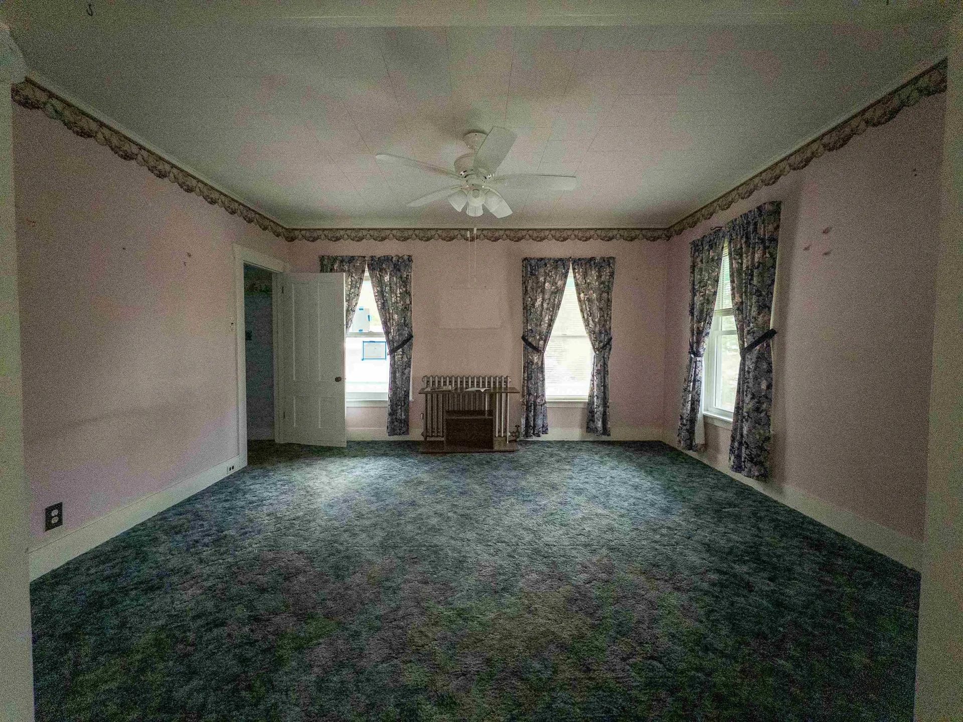 131 Grove Street Littleton NH 03561