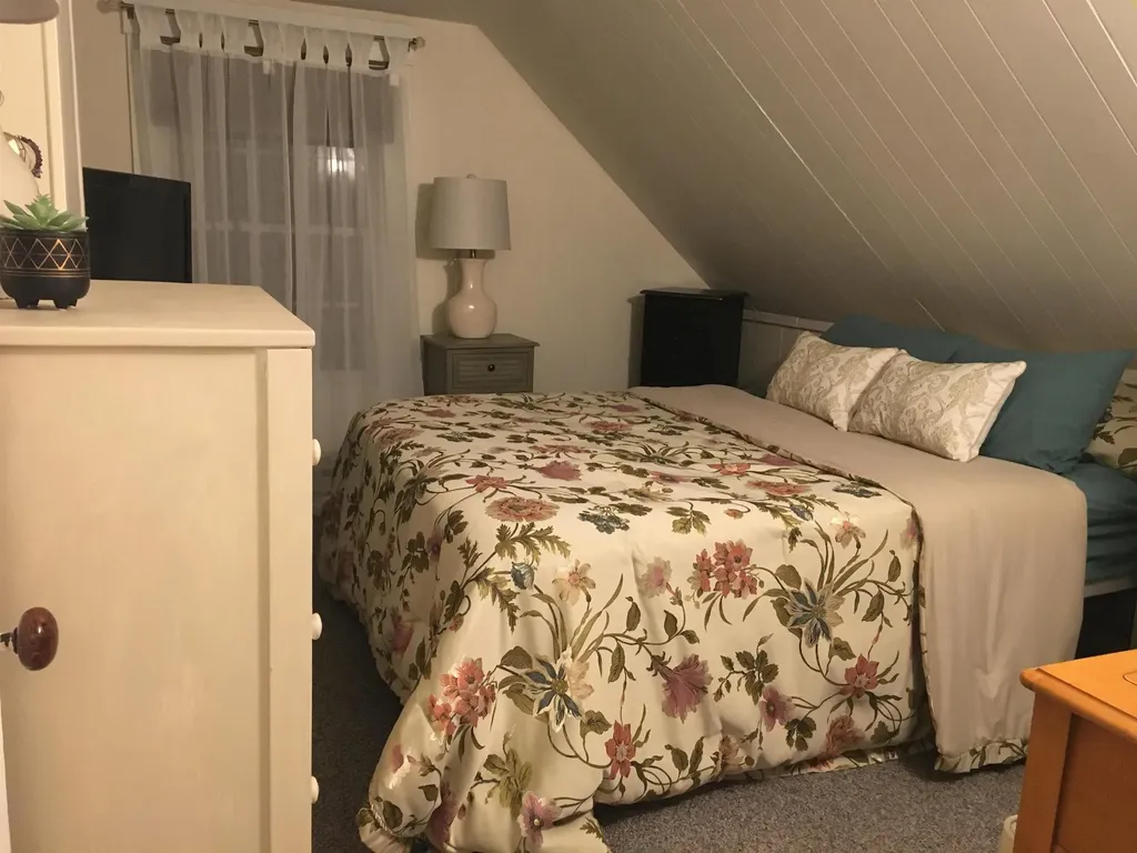 21 Plymouth Street Meredith NH 03253