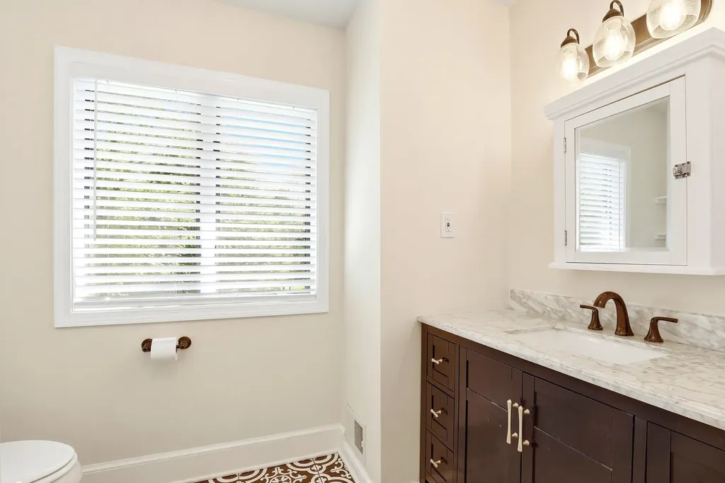97 Dudley Road Brentwood NH 03833