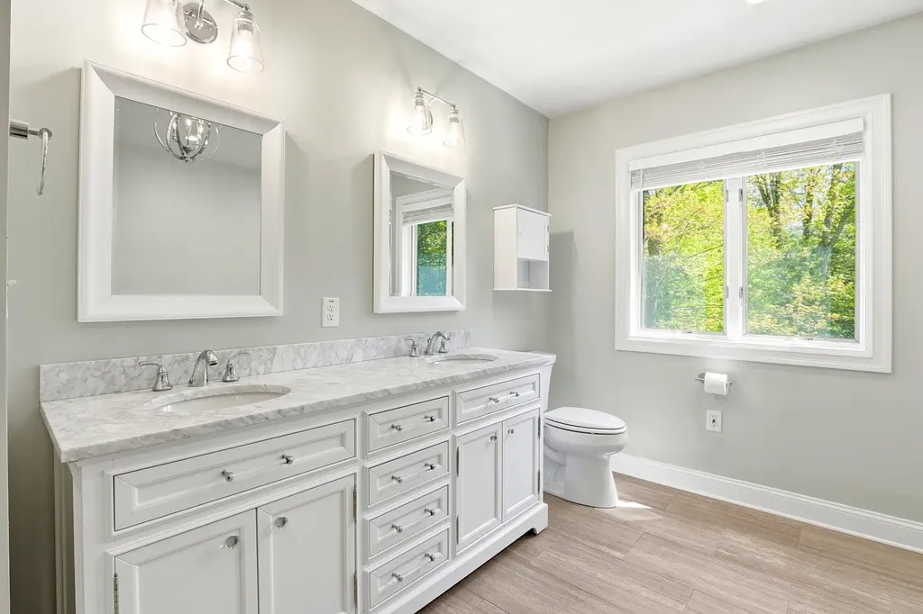 97 Dudley Road Brentwood NH 03833