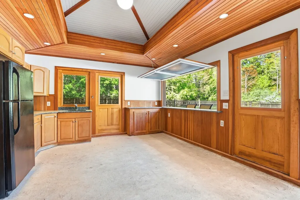 97 Dudley Road Brentwood NH 03833