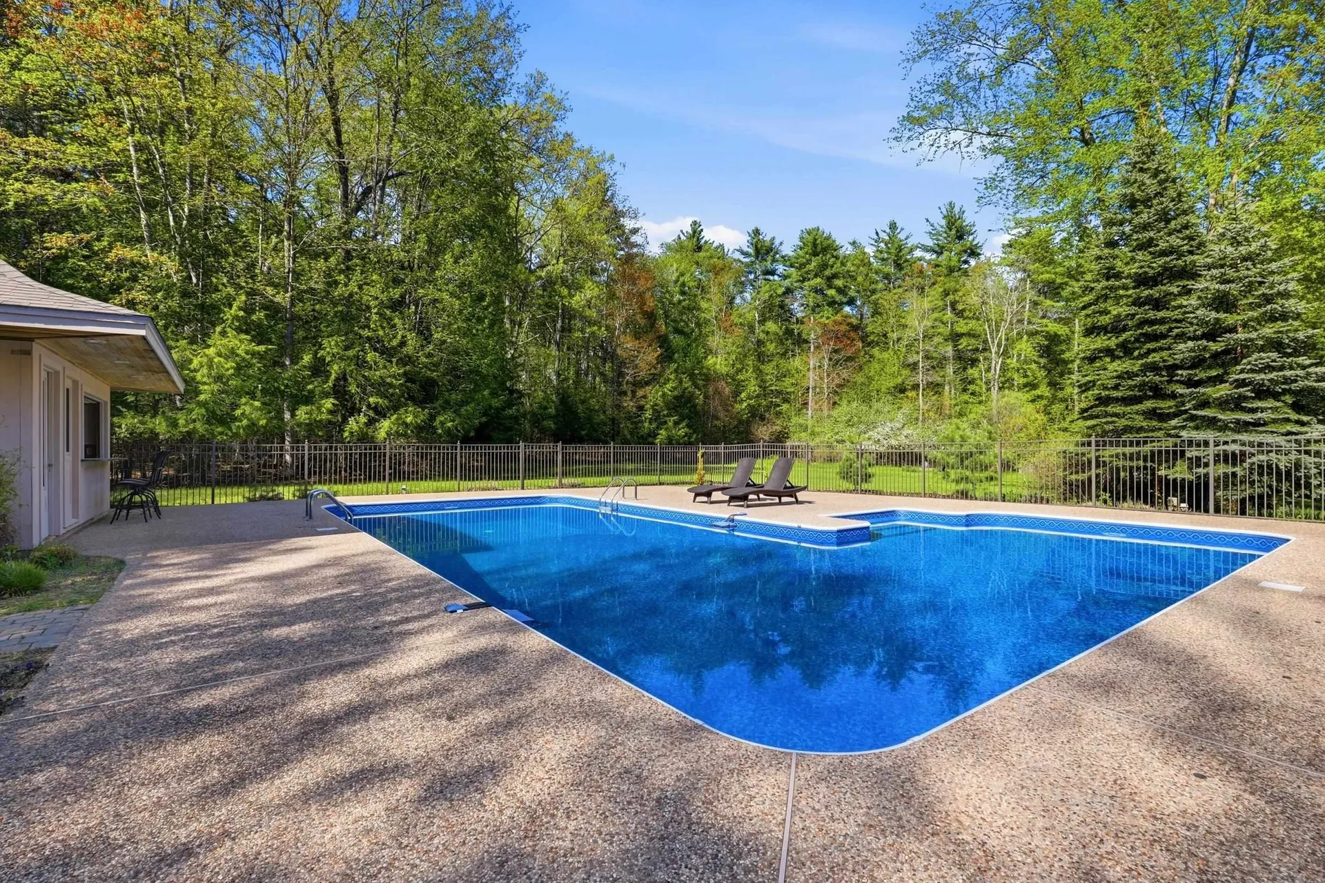 97 Dudley Road Brentwood NH 03833