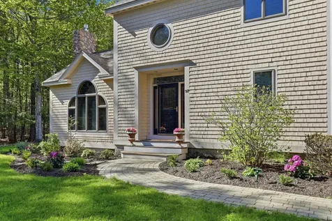 97 Dudley Road Brentwood NH 03833