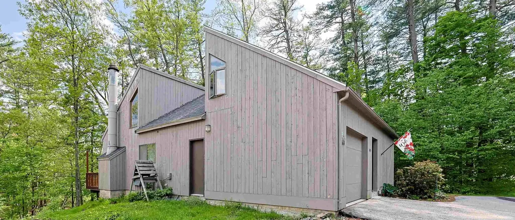 44 Coburn Woods Drive Nashua NH 03063