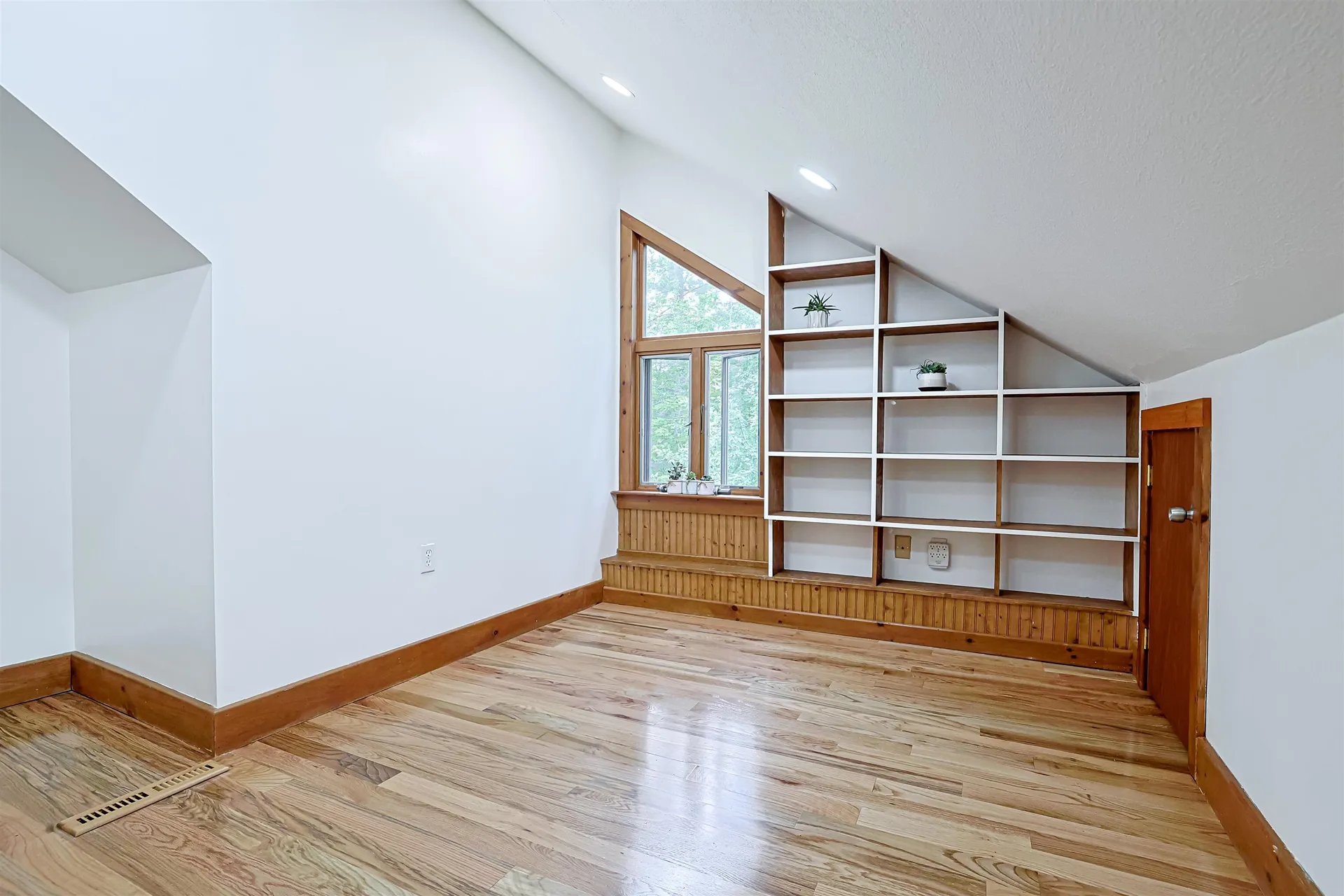 44 Coburn Woods Drive Nashua NH 03063