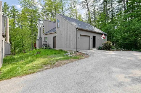 44 Coburn Woods Drive Nashua NH 03063