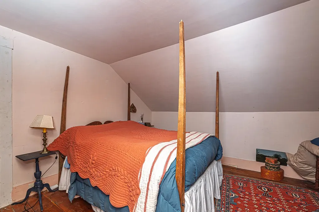 31 Long Hill Road Raymond NH 03077