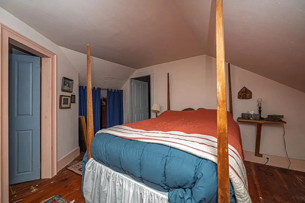 31 Long Hill Road Raymond NH 03077