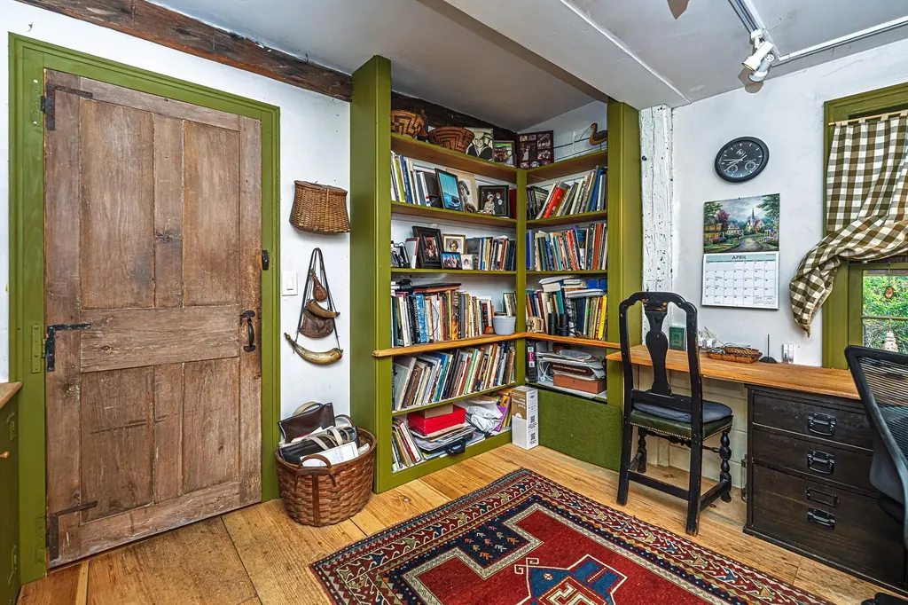 31 Long Hill Road Raymond NH 03077