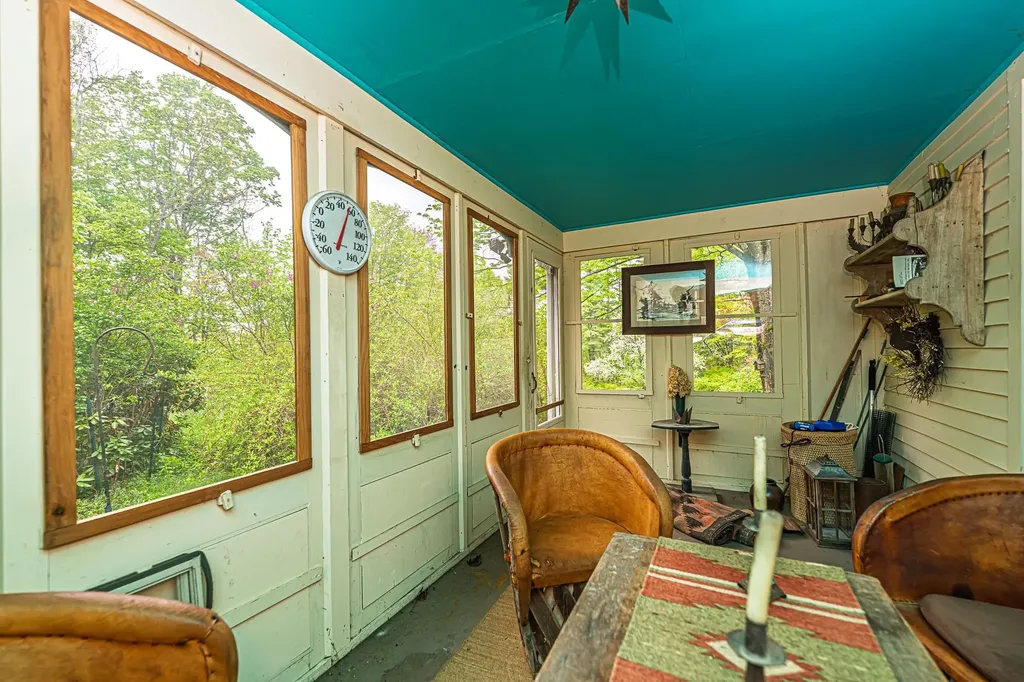 31 Long Hill Road Raymond NH 03077