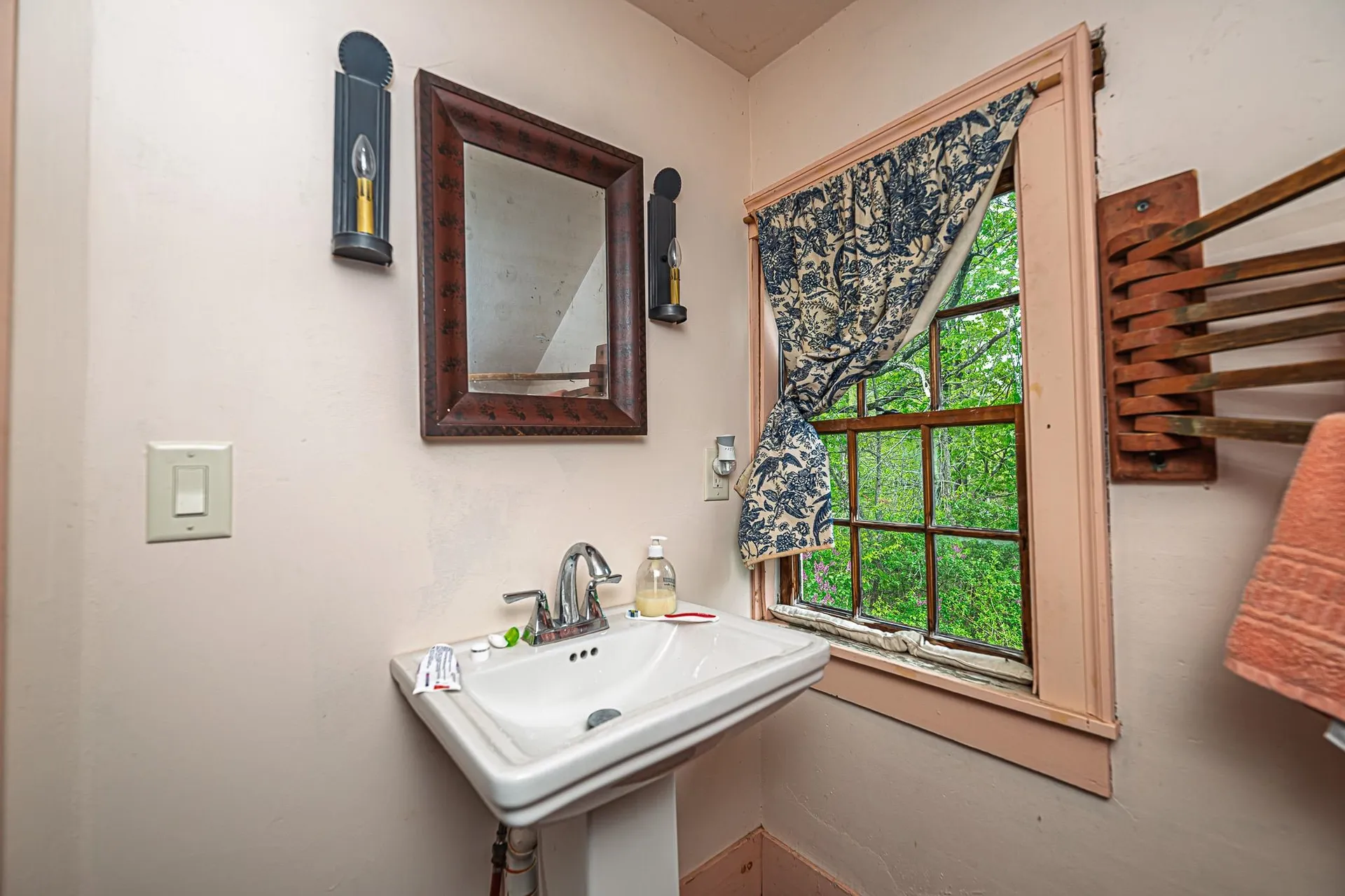 31 Long Hill Road Raymond NH 03077