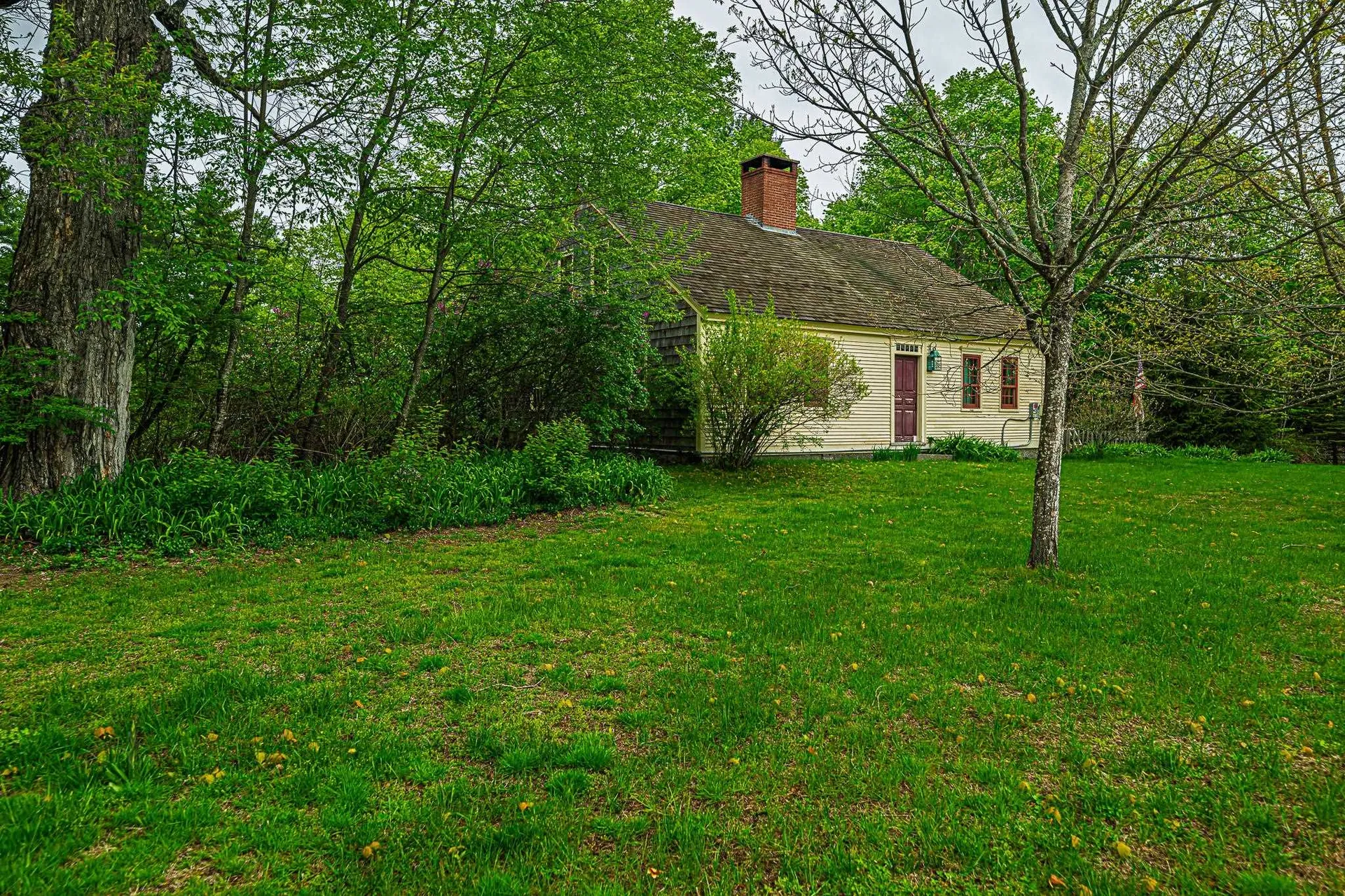 31 Long Hill Road Raymond NH 03077