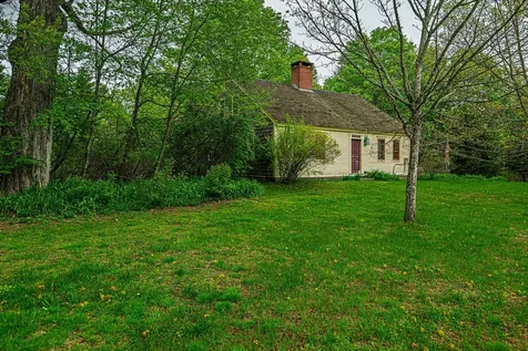 31 Long Hill Road Raymond NH 03077