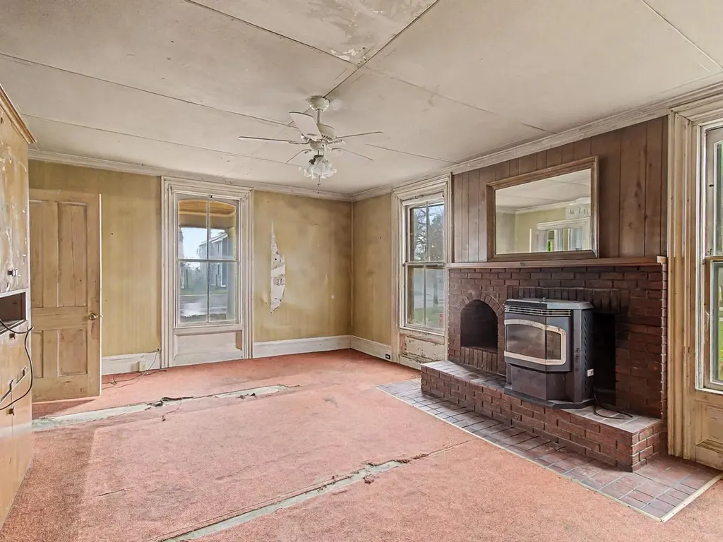 28 West Street Bristol VT 05443