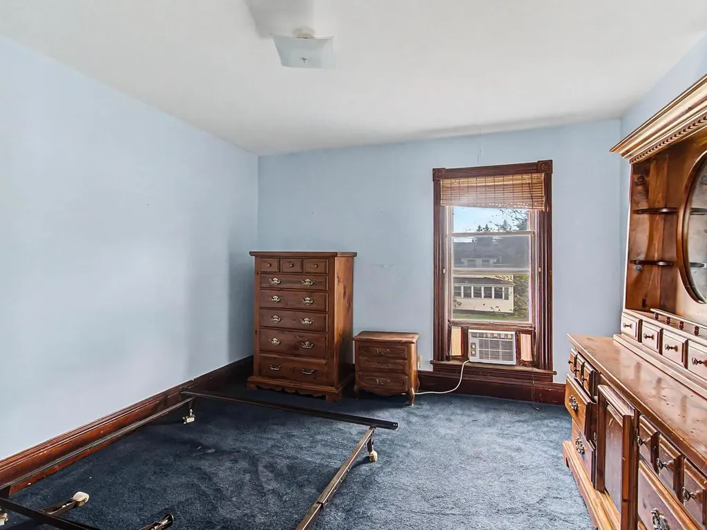 28 West Street Bristol VT 05443
