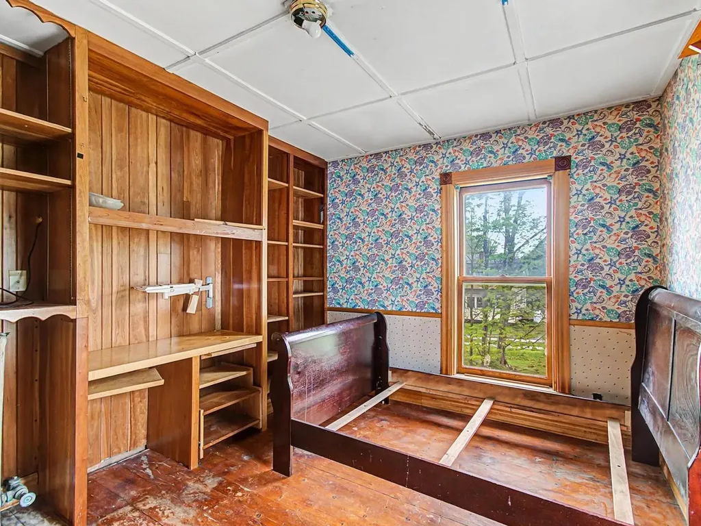 28 West Street Bristol VT 05443