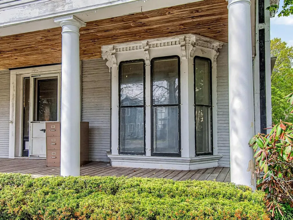 28 West Street Bristol VT 05443