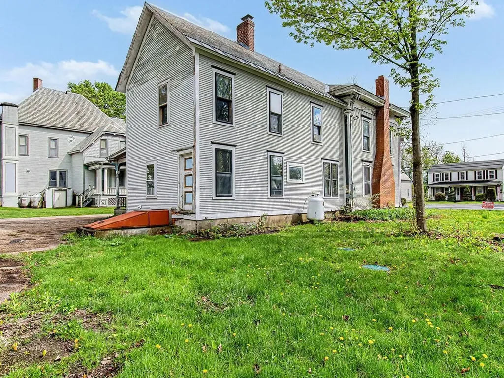 28 West Street Bristol VT 05443