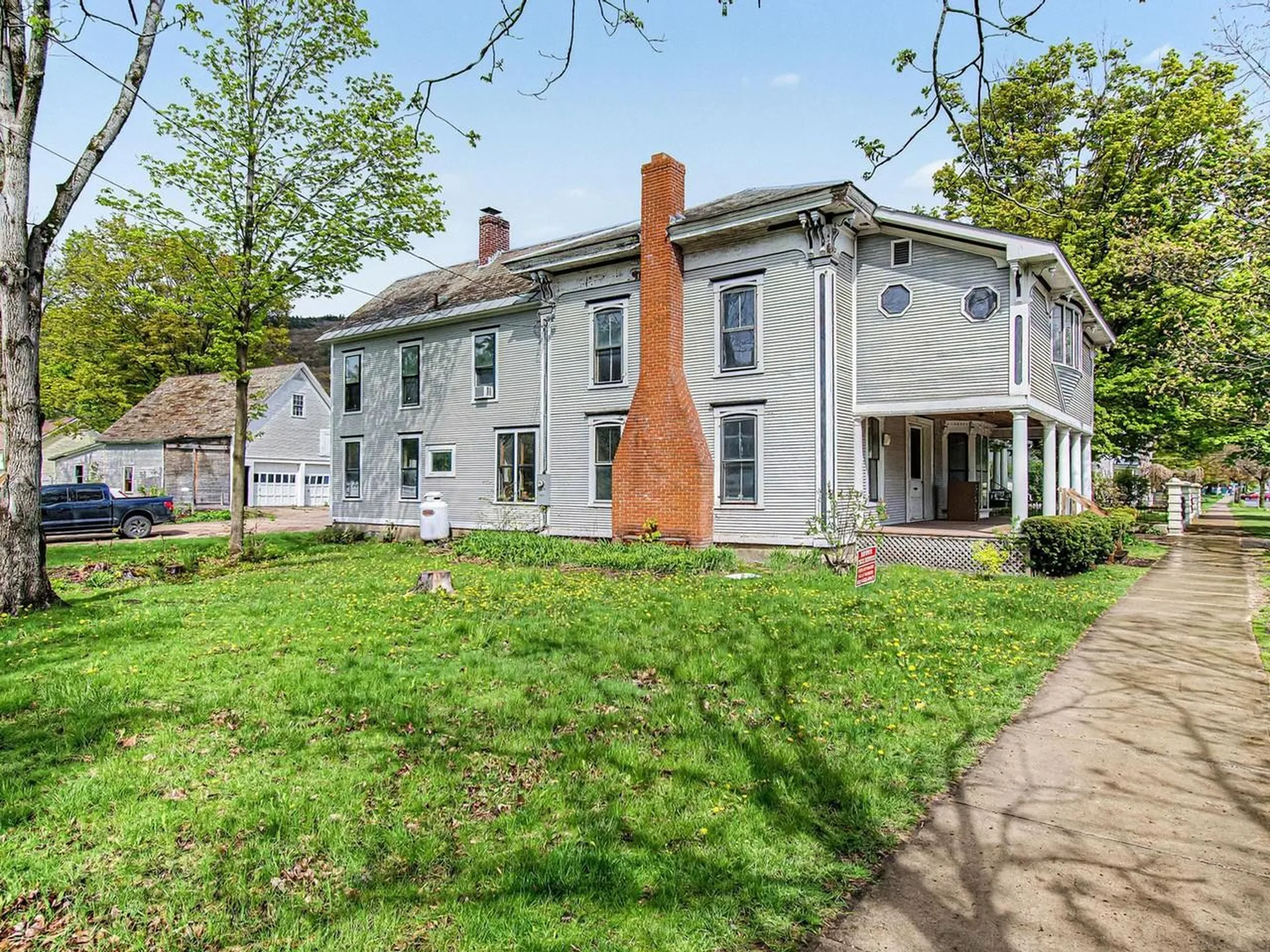 28 West Street Bristol VT 05443