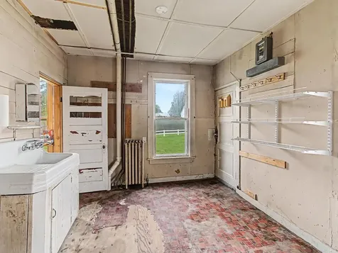 28 West Street Bristol VT 05443