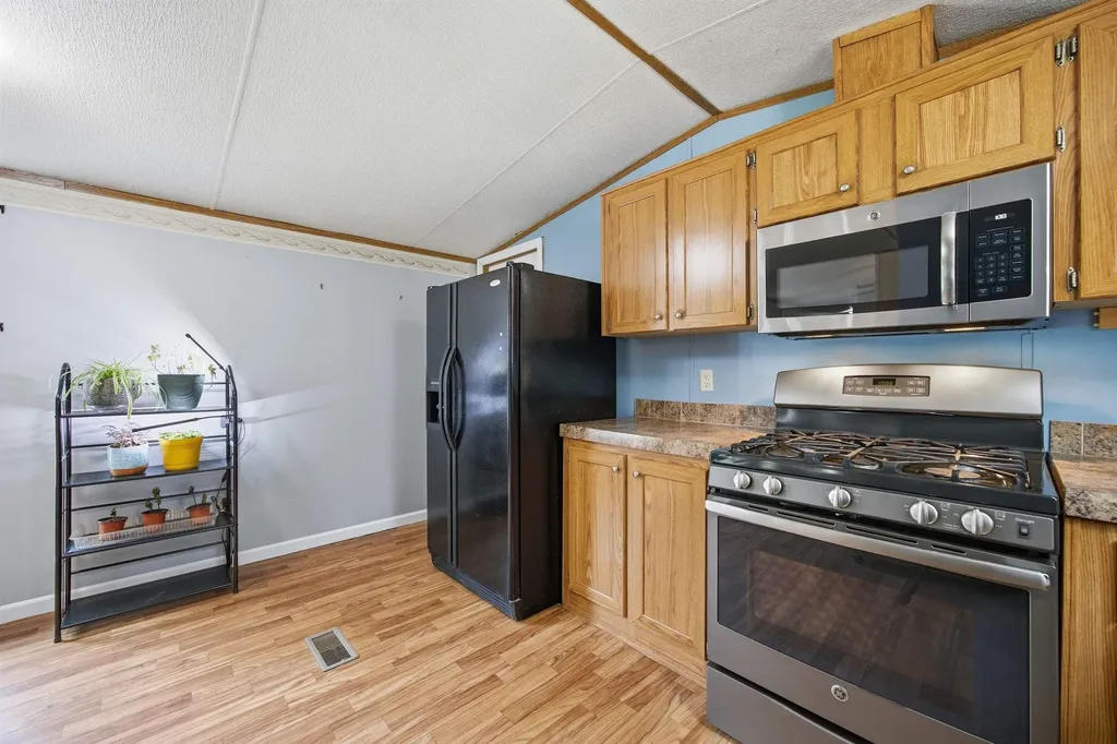 215 Leavitt Road Pittsfield NH 03263