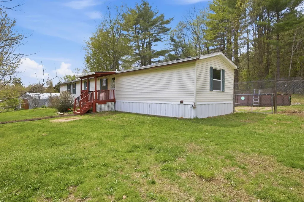 215 Leavitt Road Pittsfield NH 03263