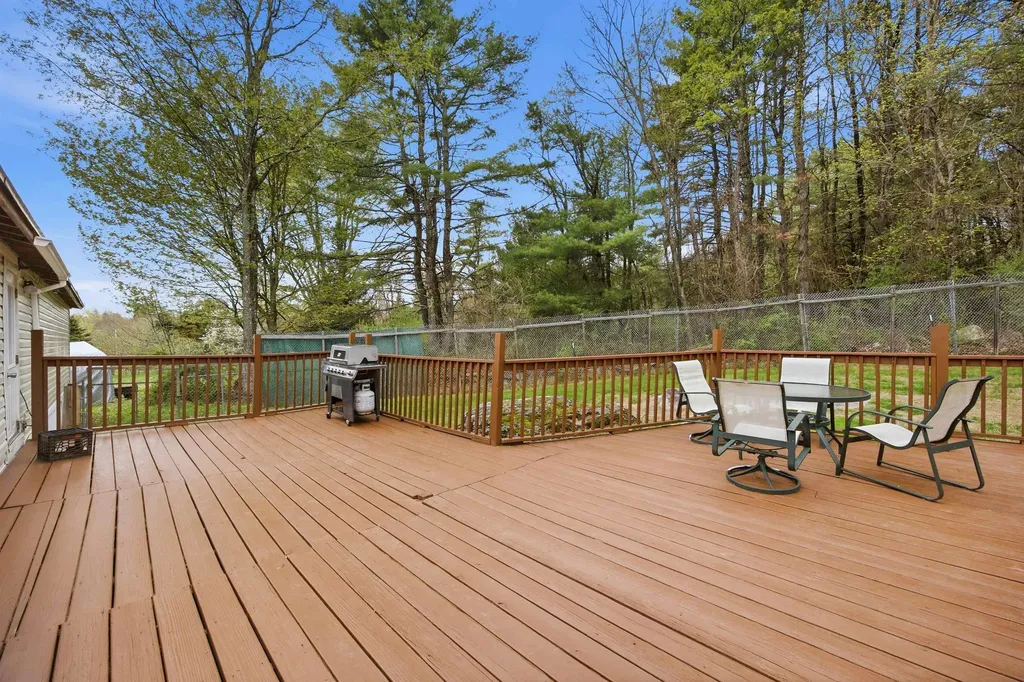 215 Leavitt Road Pittsfield NH 03263