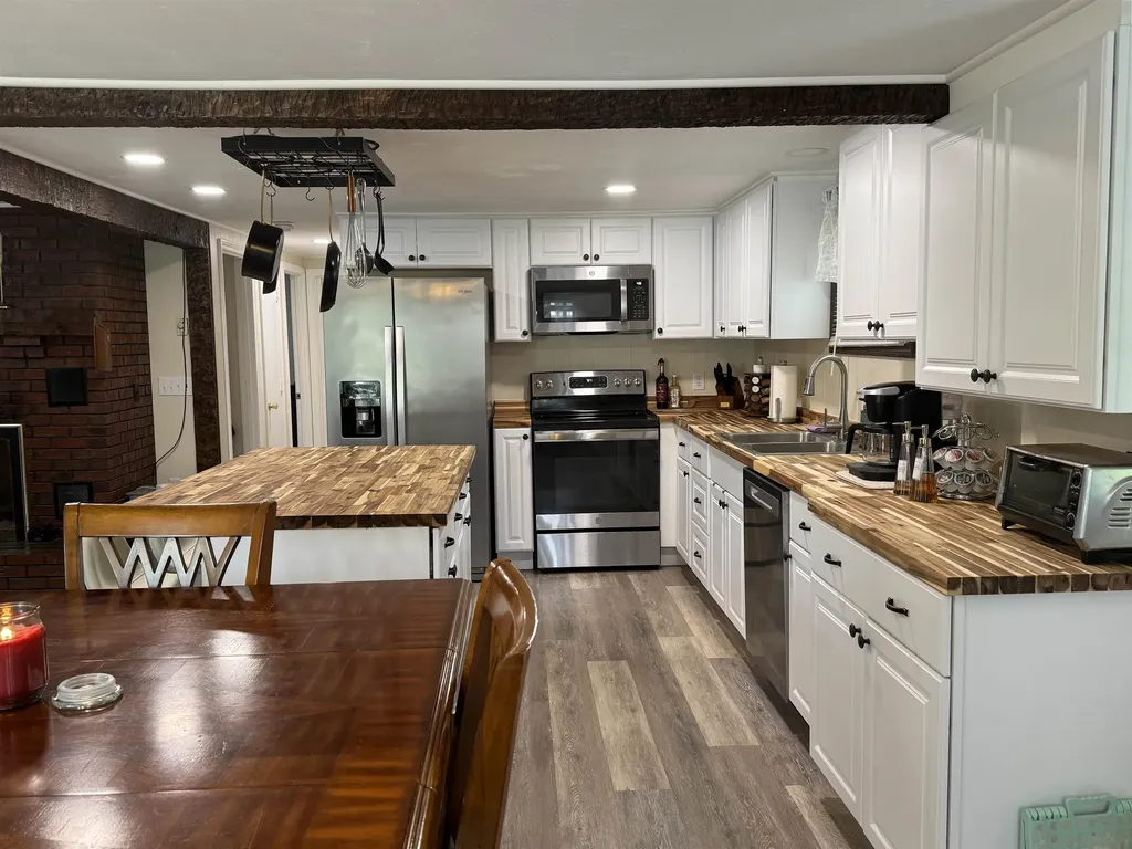 76 Sunrise Drive Moultonborough NH 03254