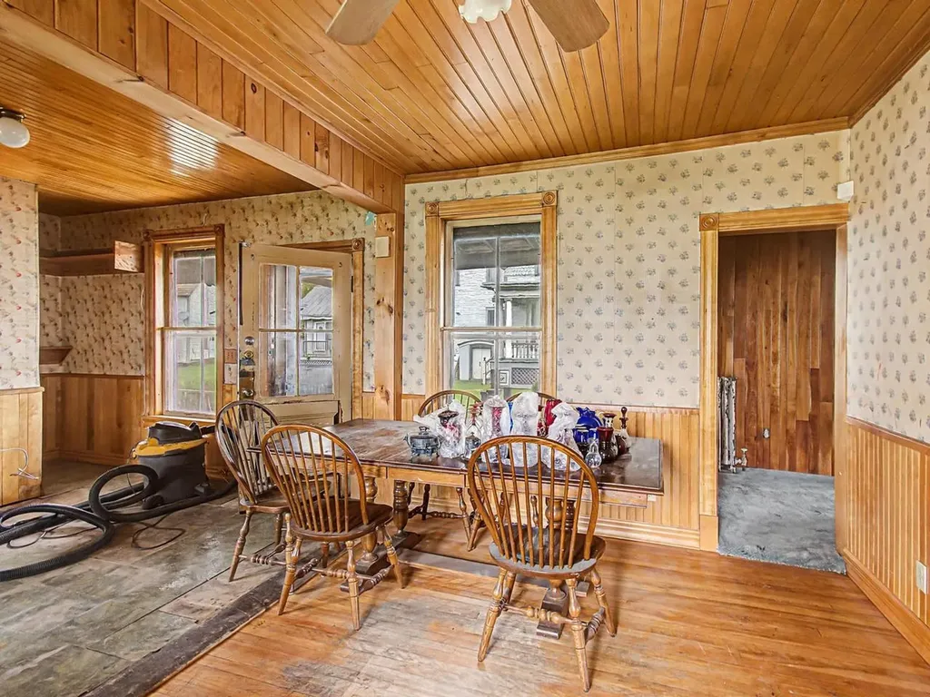 28 West Street Bristol VT 05443