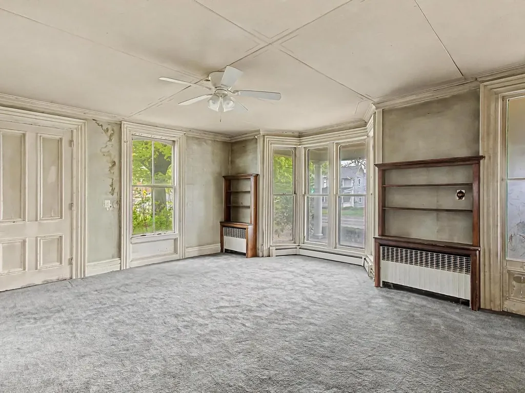 28 West Street Bristol VT 05443