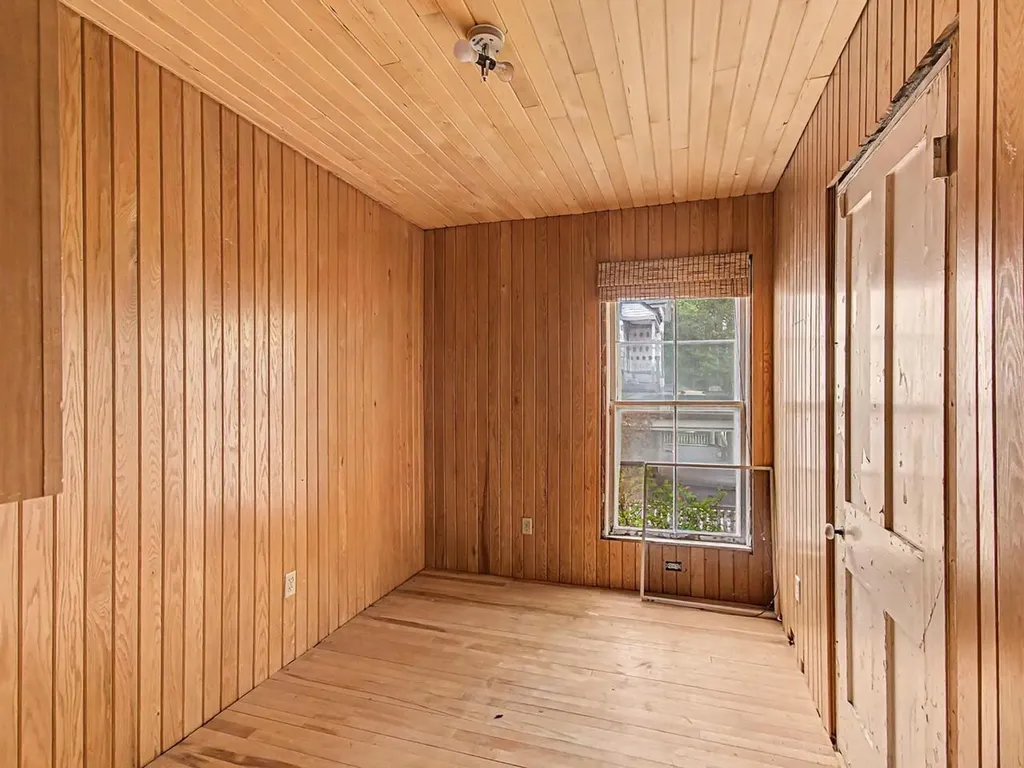 28 West Street Bristol VT 05443
