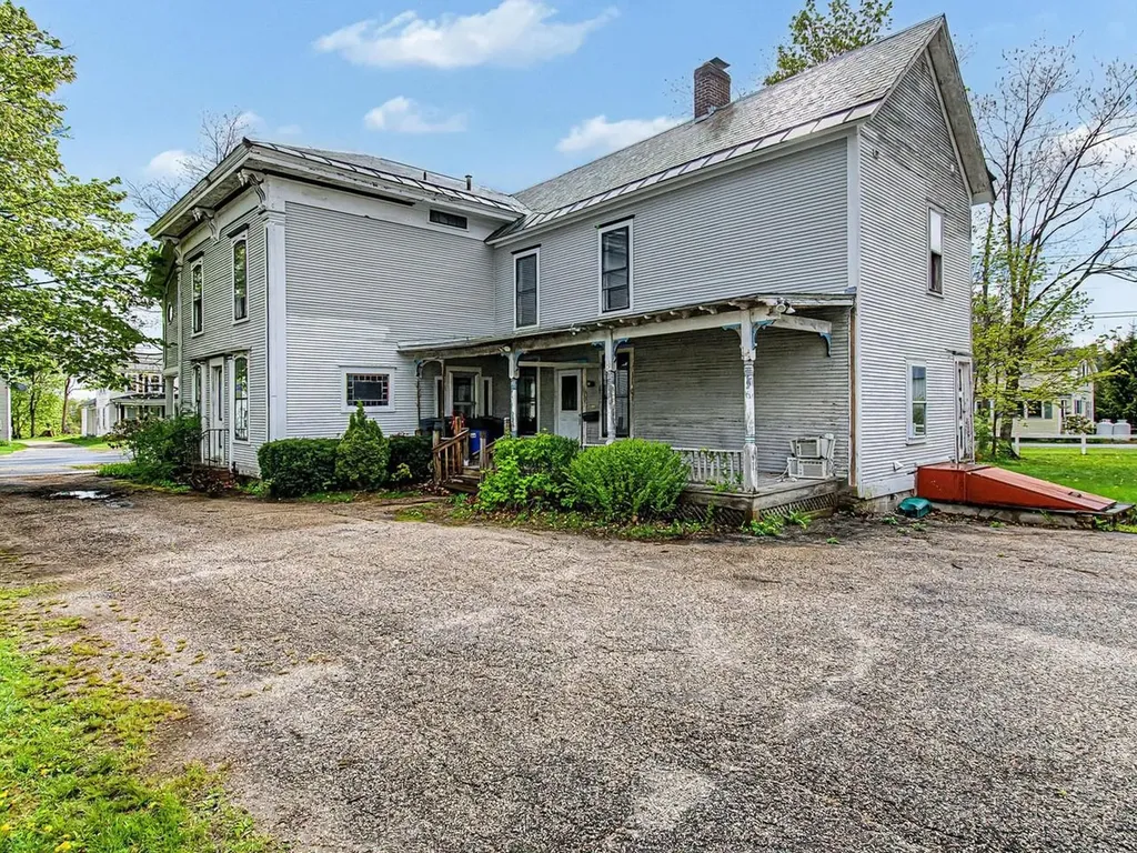 28 West Street Bristol VT 05443