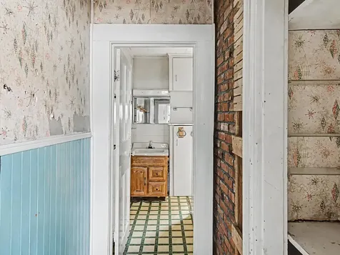 28 West Street Bristol VT 05443