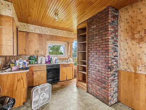 28 West Street Bristol VT 05443
