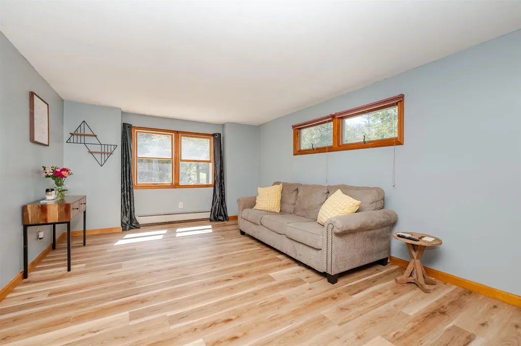 21 Elaine Road Middleton NH 03887