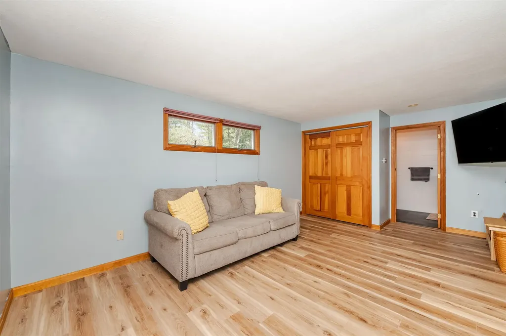 21 Elaine Road Middleton NH 03887