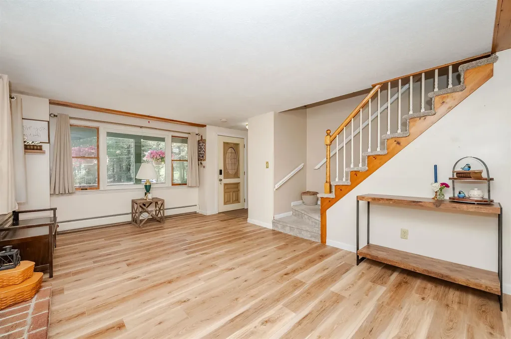 21 Elaine Road Middleton NH 03887