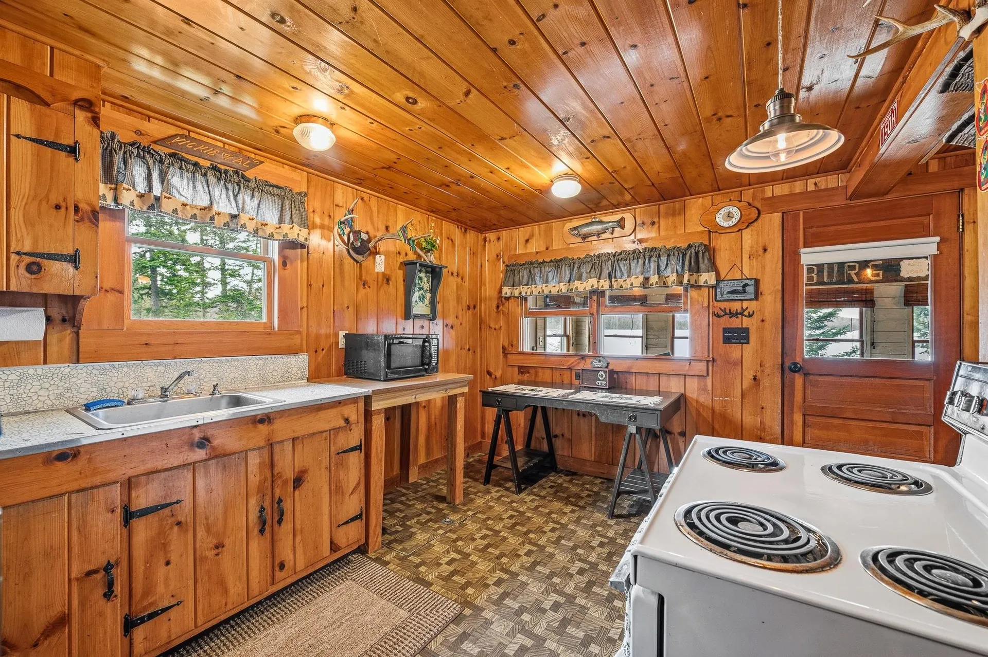 211 Beach Road Pittsburg NH 03592