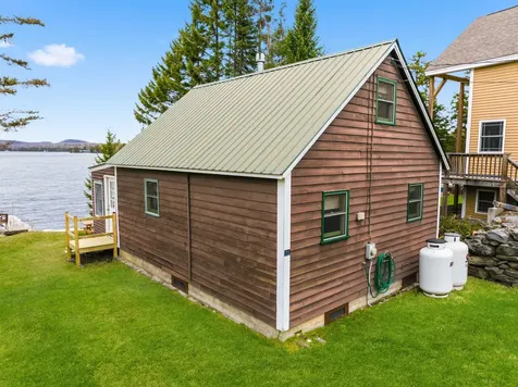 211 Beach Road Pittsburg NH 03592