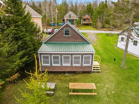 211 Beach Road Pittsburg NH 03592