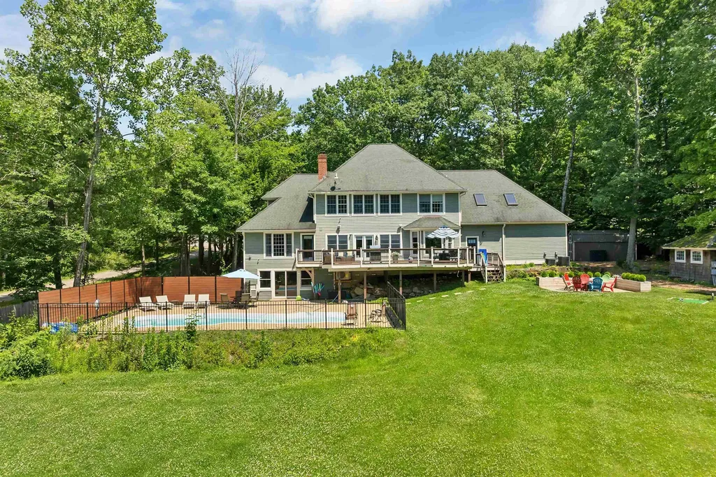 63 Sand Hill Road Gilford NH 03249