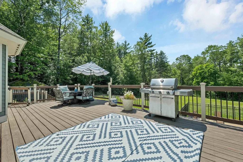 63 Sand Hill Road Gilford NH 03249