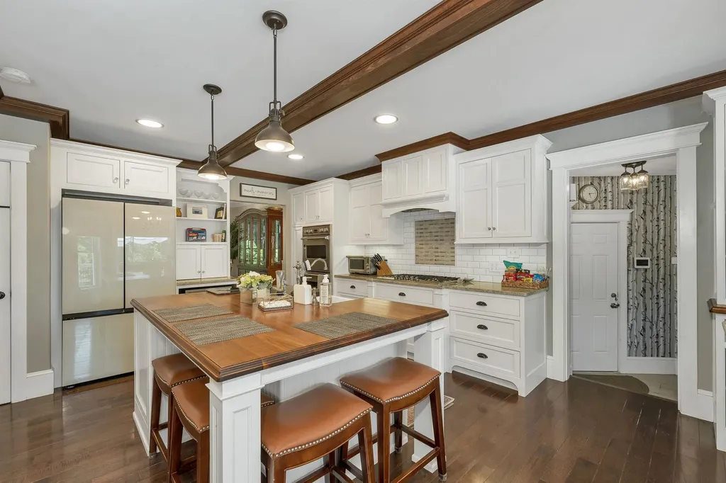 63 Sand Hill Road Gilford NH 03249