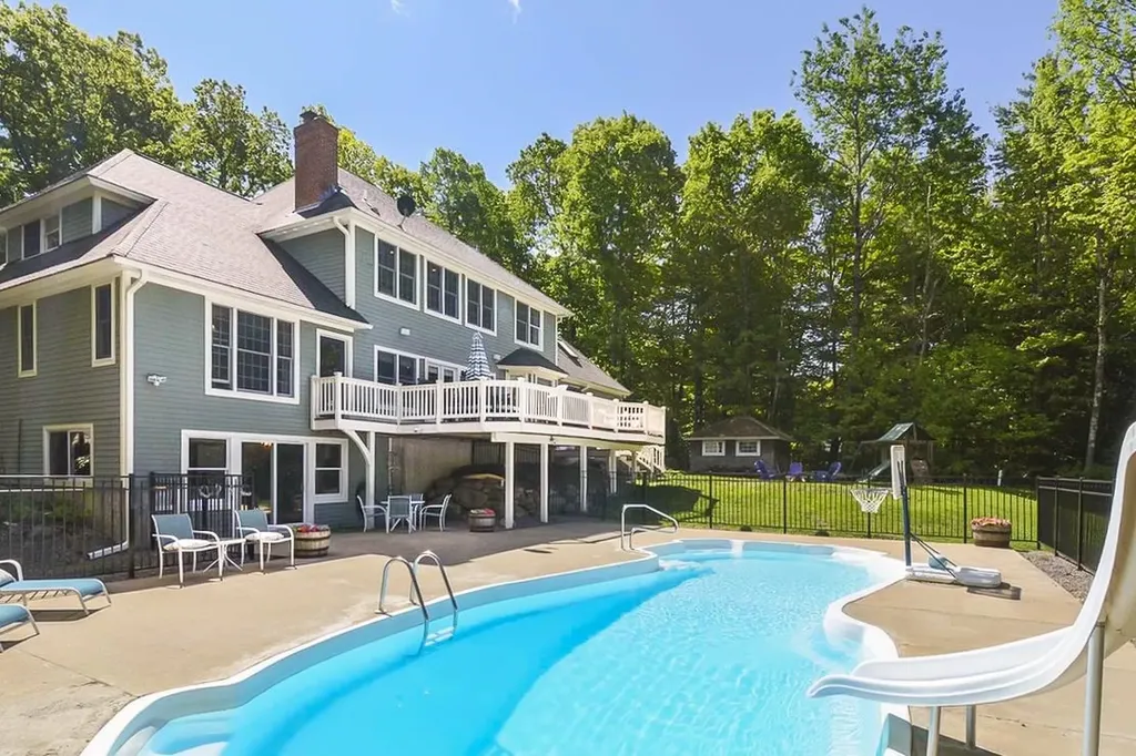 63 Sand Hill Road Gilford NH 03249