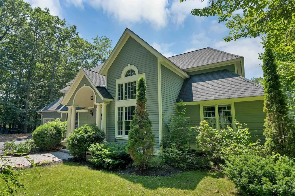 63 Sand Hill Road Gilford NH 03249