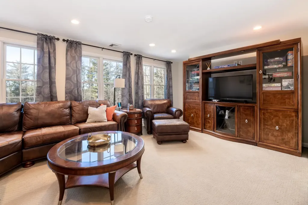 63 Sand Hill Road Gilford NH 03249